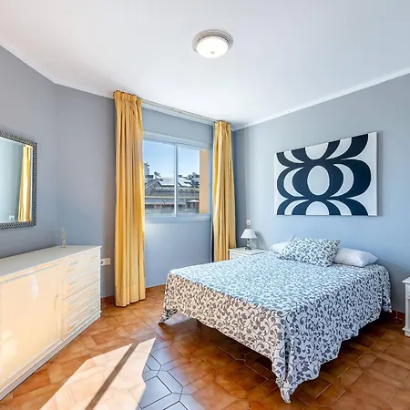 Spacious With Pool, 3 Min From The Appartement Fuengirola