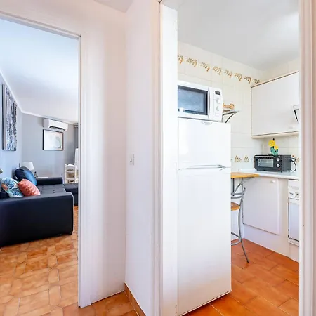 Spacious With Pool, 3 Min From The Lejlighed