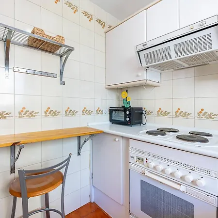 Spacious With Pool, 3 Min From The *
